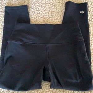 Alo Yoga cropped leggings